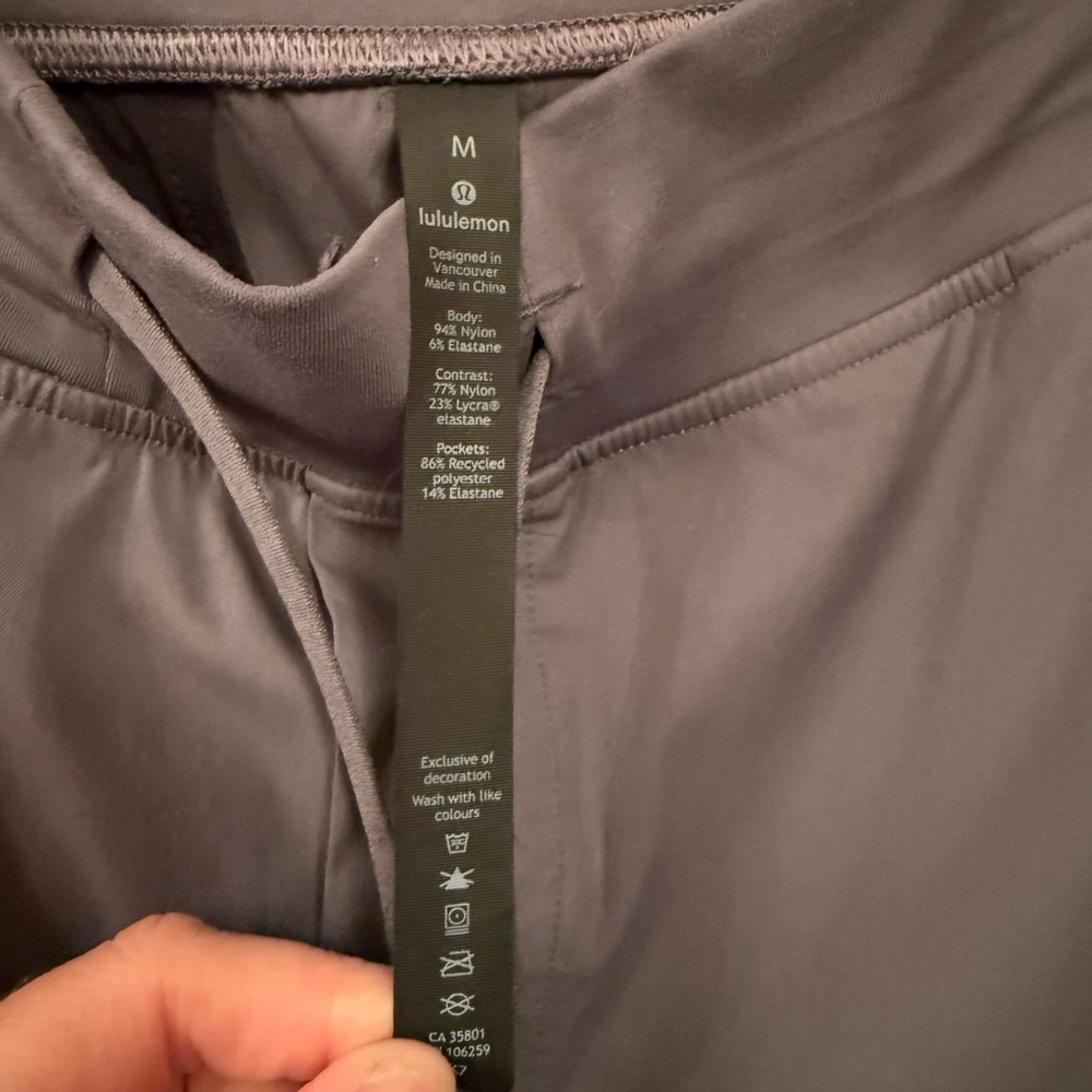 lululemon athletica Charcoal Joggers - Picture 4 of 4